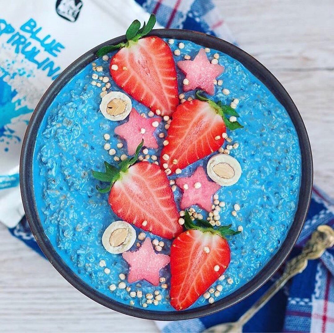Blue Spirulina Overnight Oatmeal