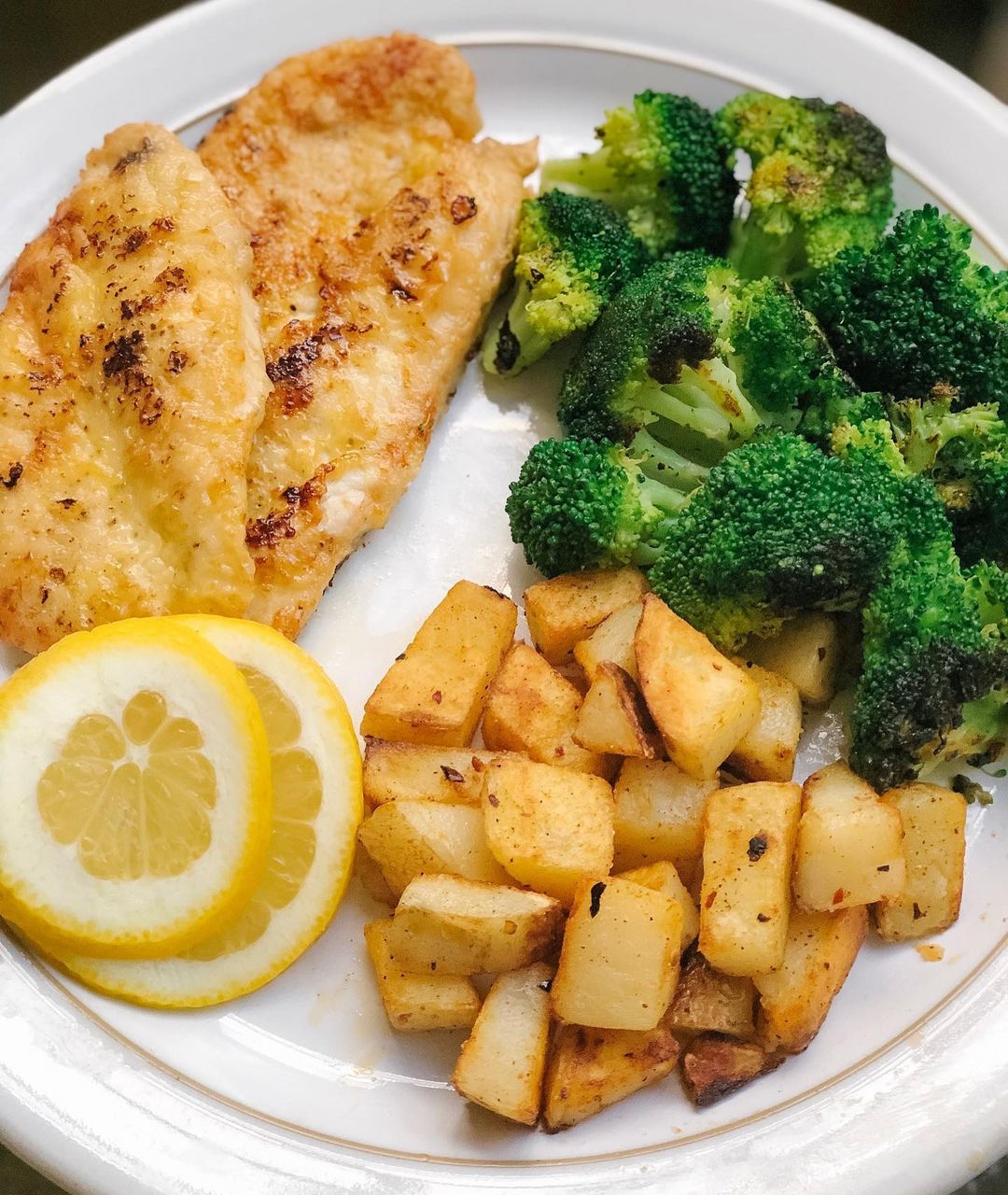 Lemon Chicken Cutlets with Crispy Potatoes and Broccoli
