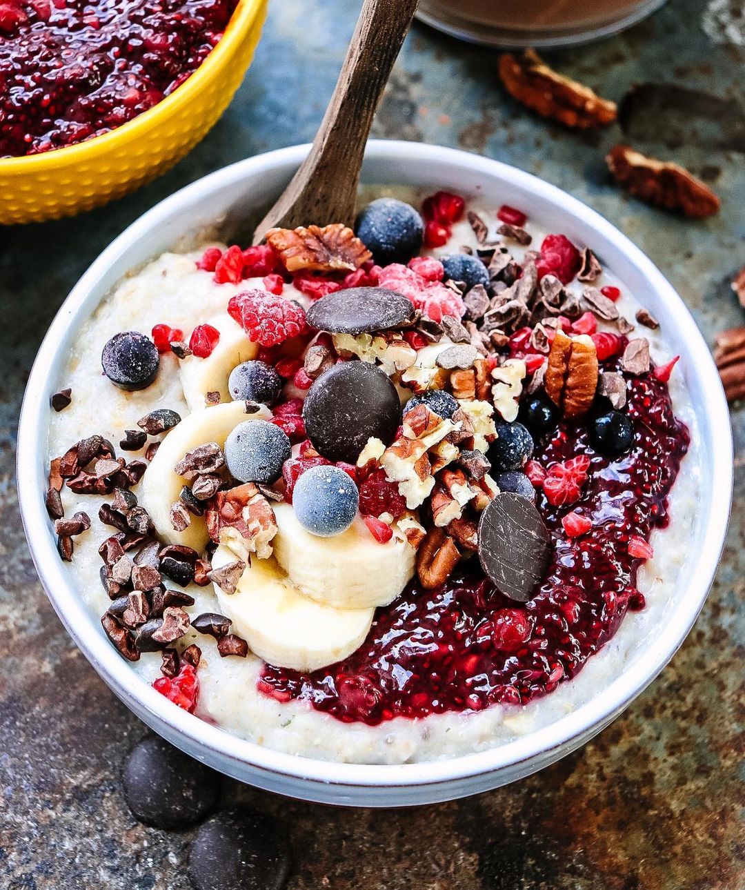 Coconut Yoghurt Porridge Made with a Mix of Oats and Quinoa Flakes