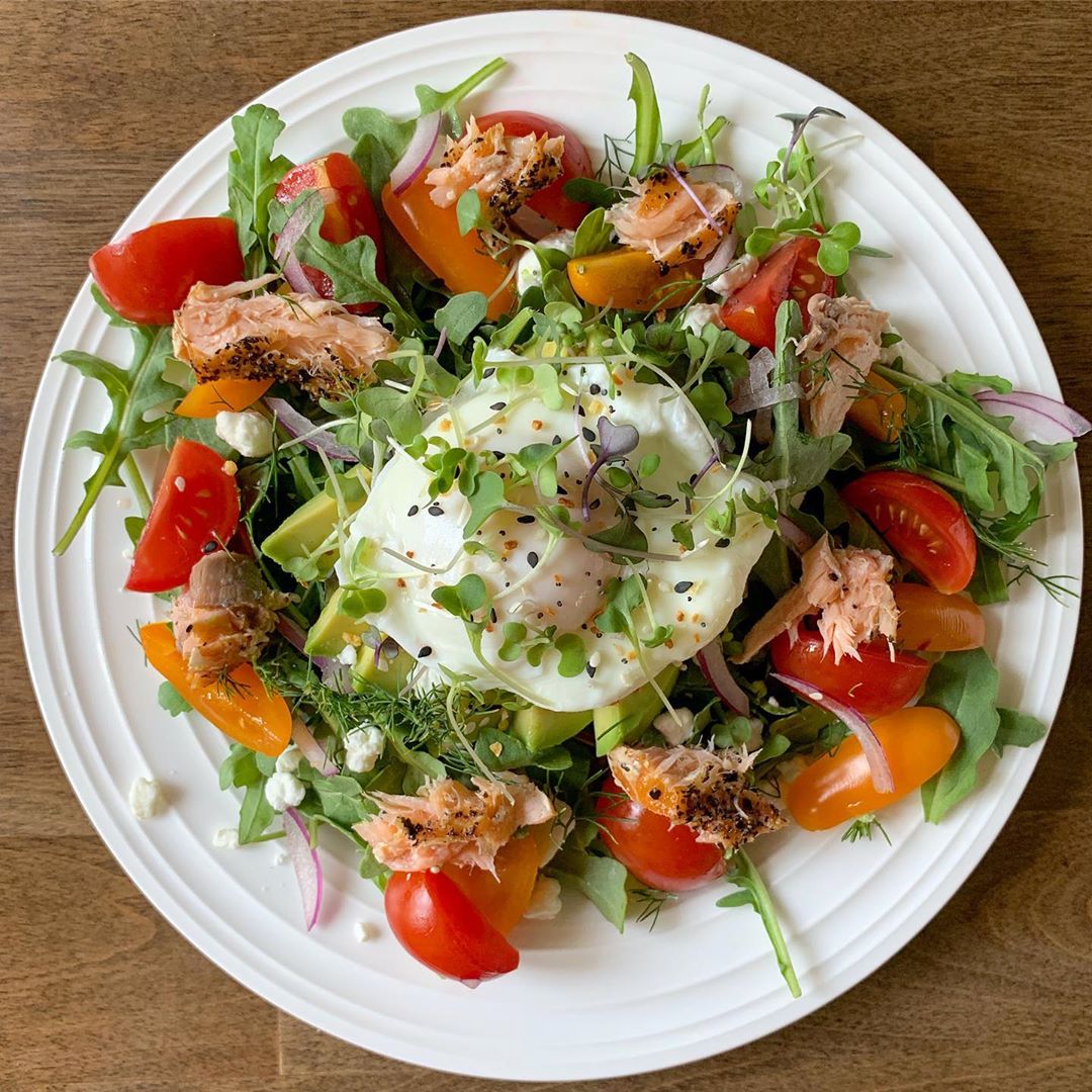 Poached Egg with Smoked Salmon and Greens Salad