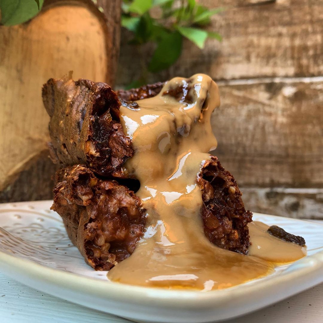 Sticky Toffee Baked Oats