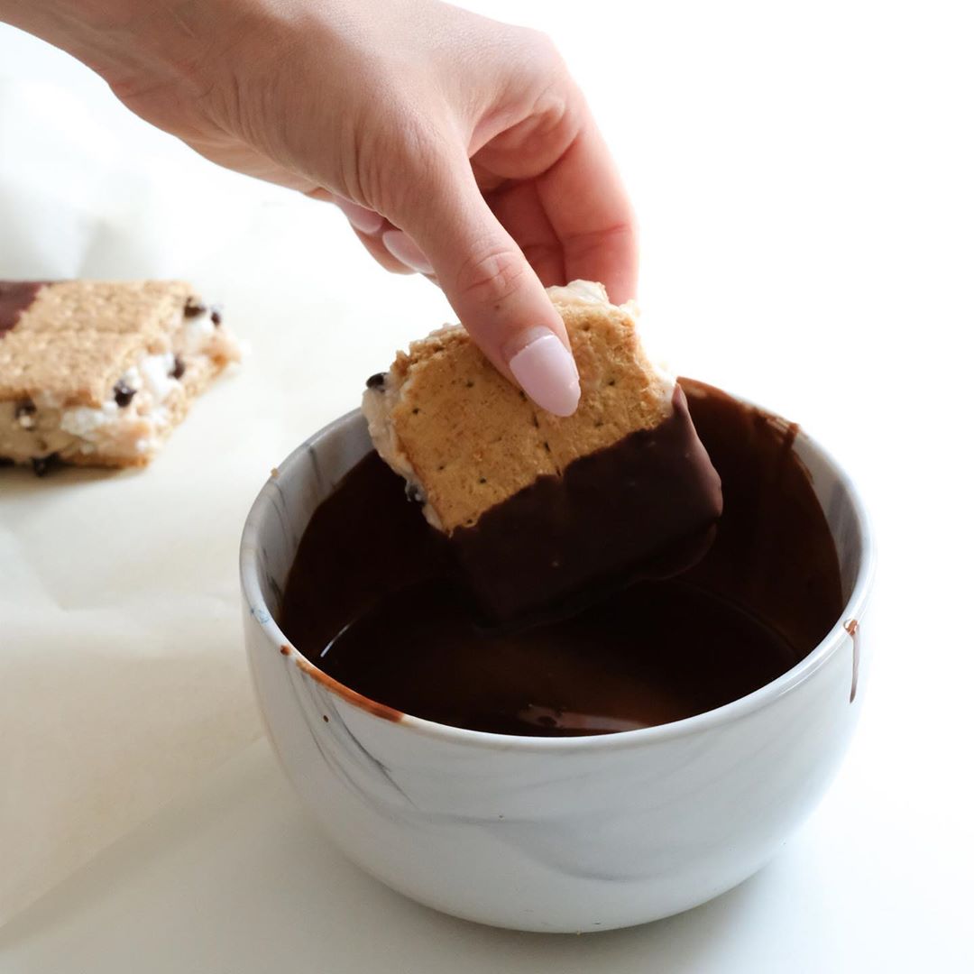 Banana Nicecream S'more Sandwiches