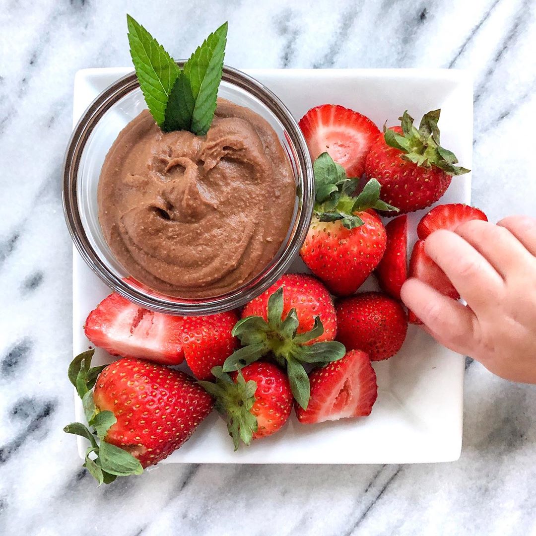 Brownie Batter Dessert Hummus