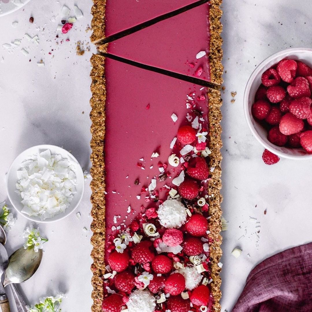 Creamy and Crunchy Raspberry Tart