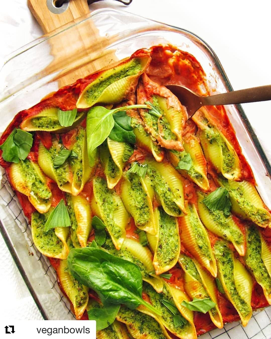 Stuffed Shells with Spinach and Cauliflower Cream