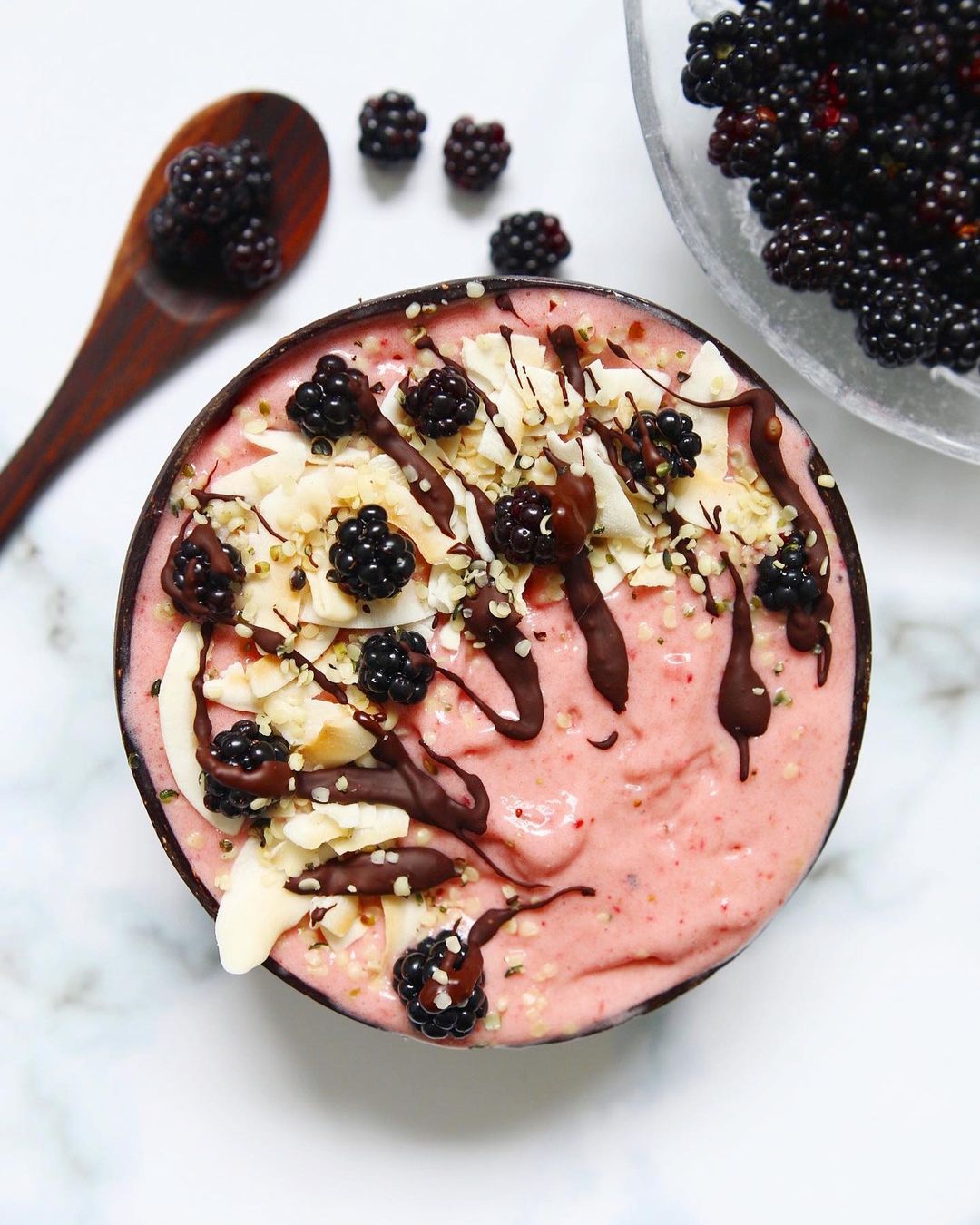 Vegan Banana Strawberry Smoothie Bowl