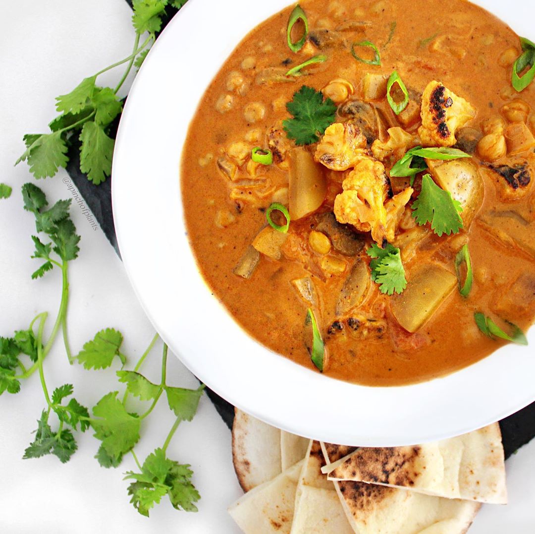 Roasted Cauliflower Curried Soup