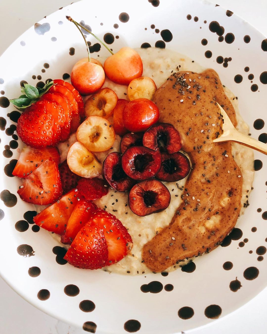 Quick Oatmeal Breakfast Bowl