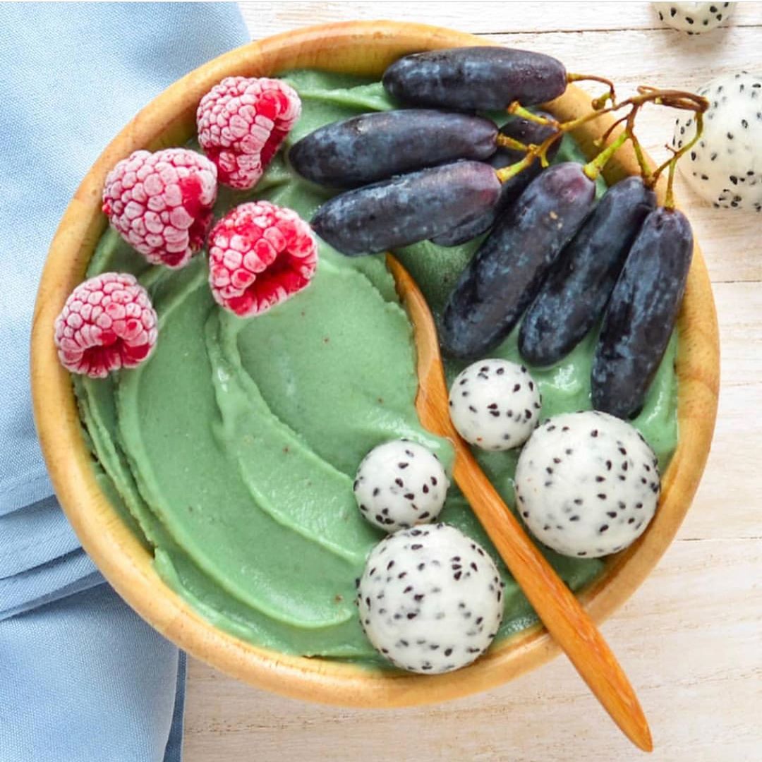 Green Smoothie Bowl with Alkalising Blend