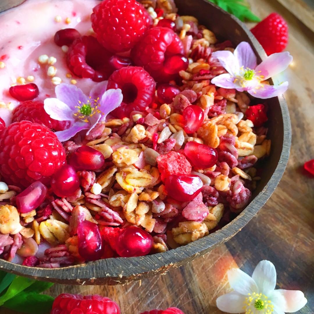 Simple Strawberry Granola Breakfast Bowl