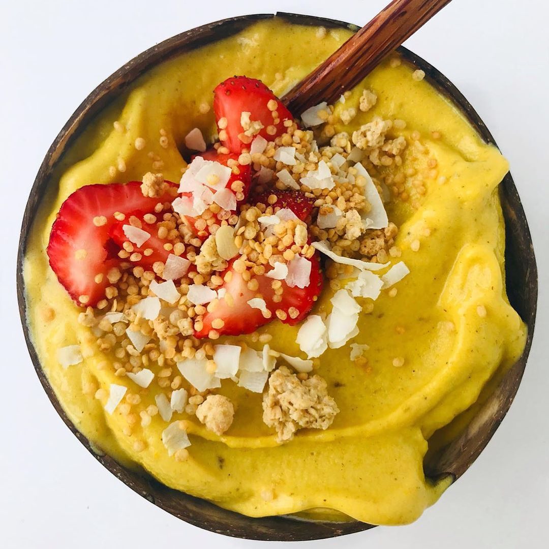 Frozen Banana Coconut Smoothie Bowl
