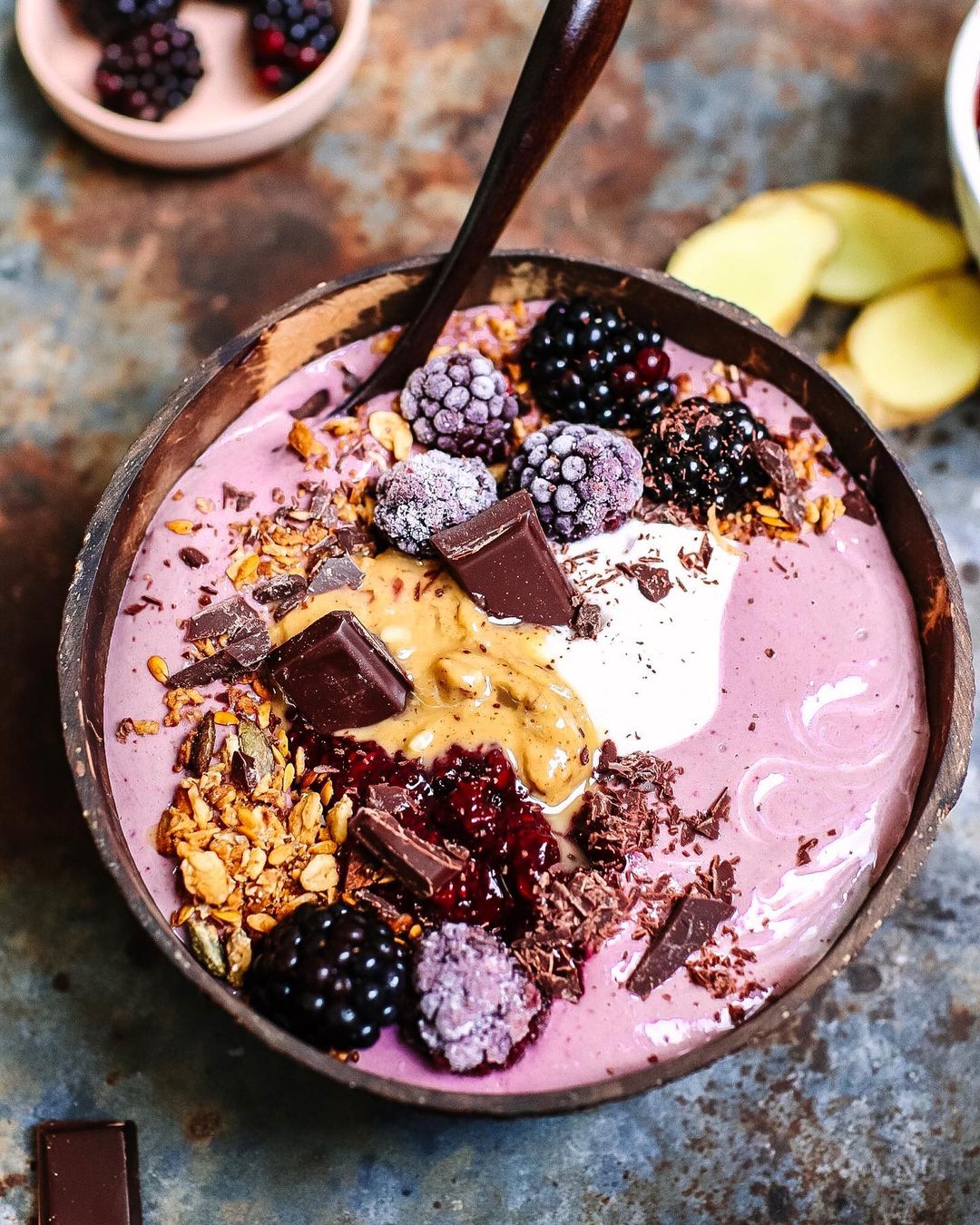 Blackberry Smoothie Bowl with Healthy Toppings