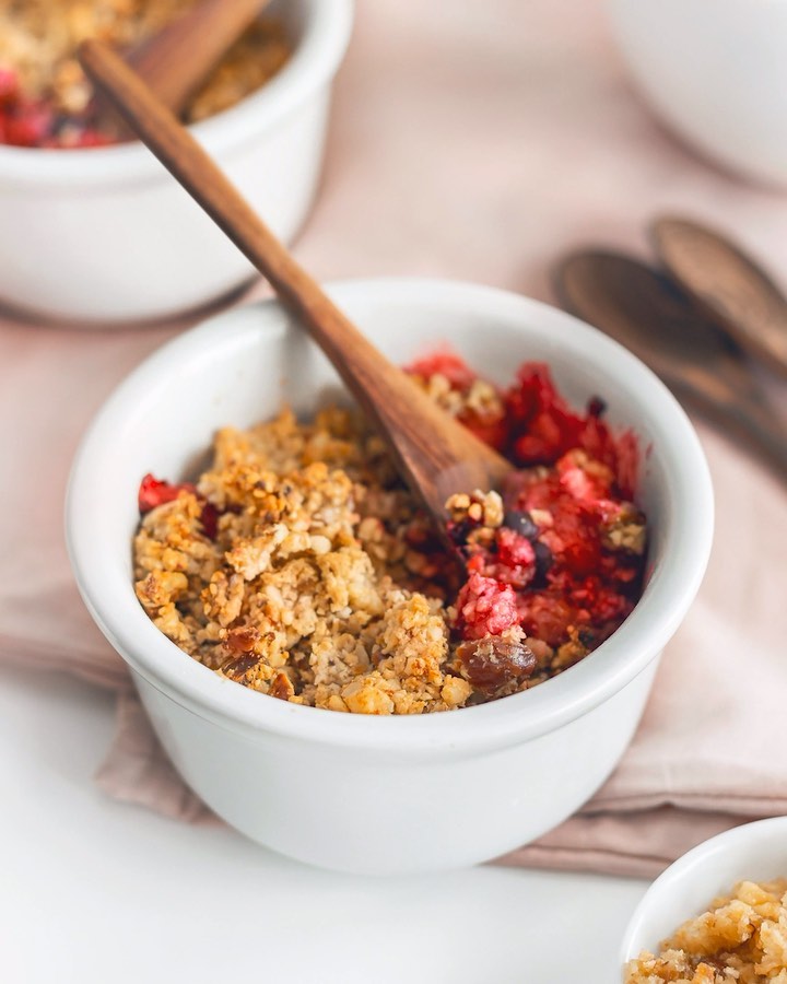 Easy Vegan Berry Crumble