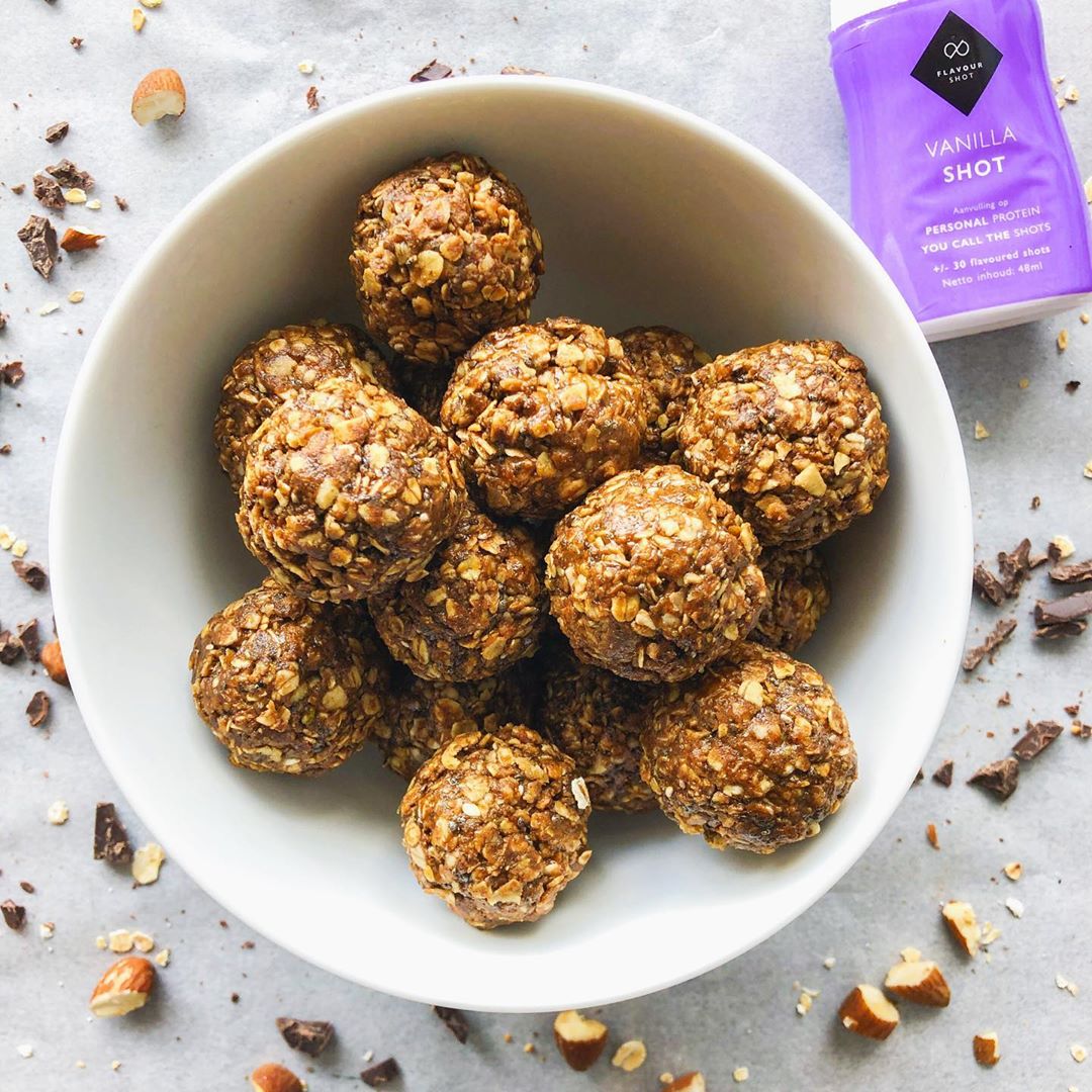 Peanut Butter Vanilla Energy Balls
