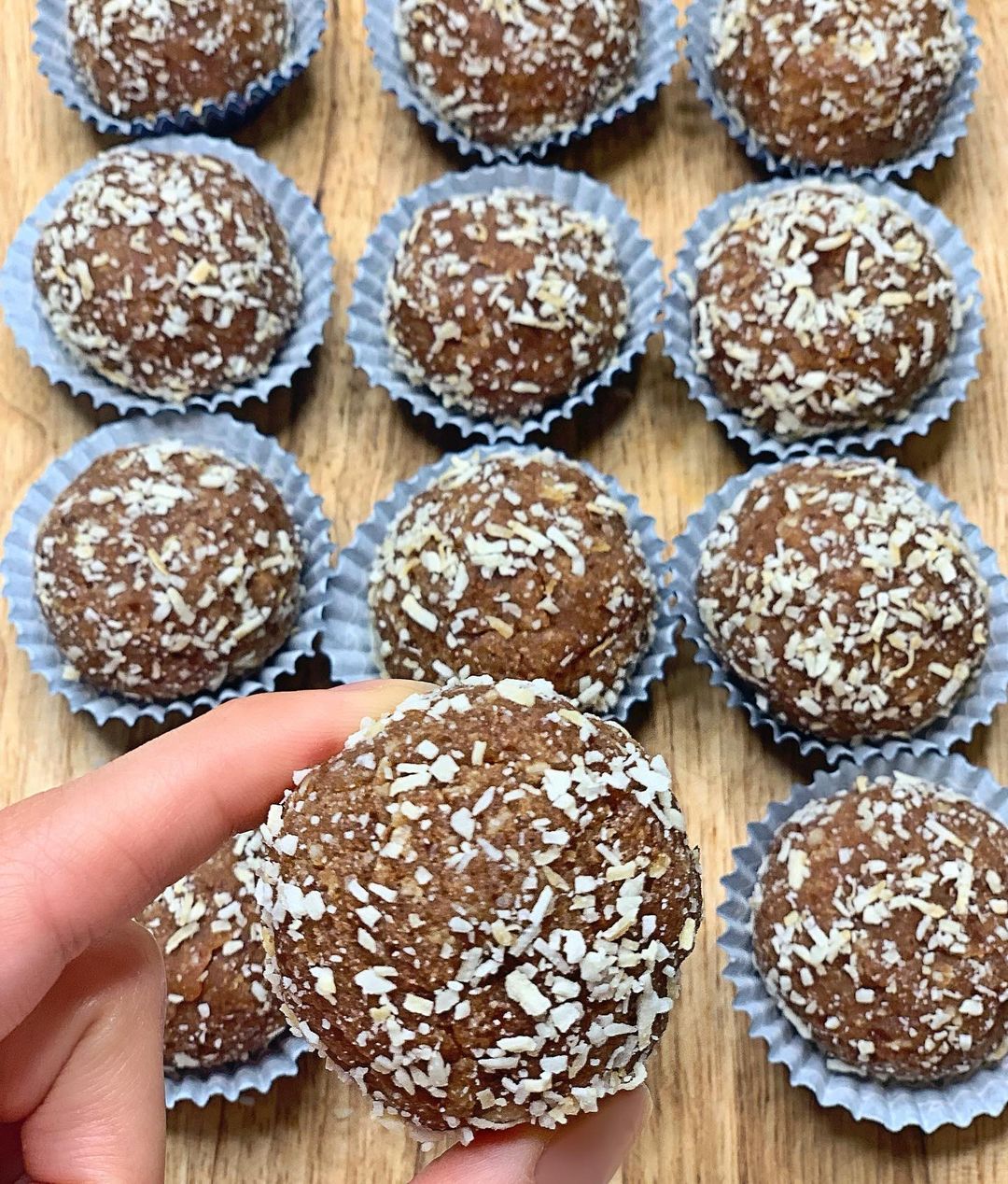 Vegan Peanut Butter Bites