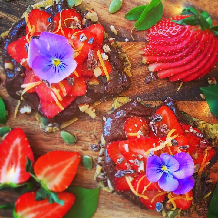 Super Simple Raw Vegan Chocolate Spread