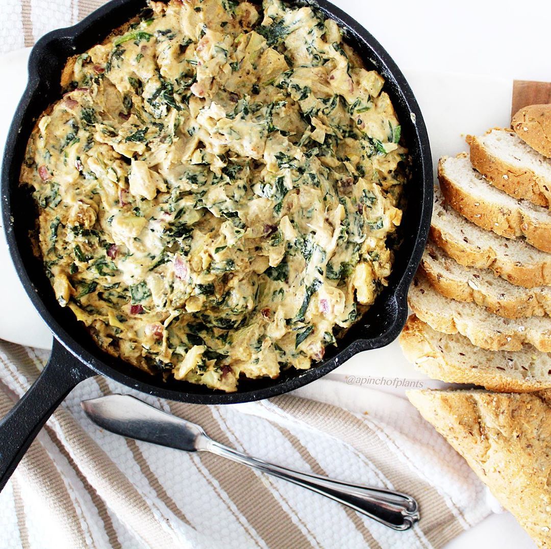 Warm Skinny Spinach and Artichoke Dip