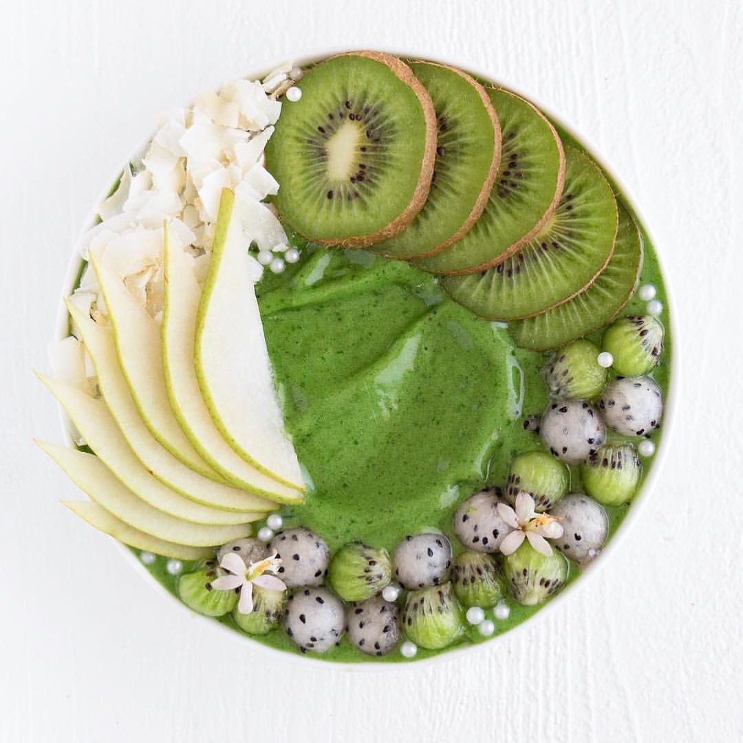 Kiwi and Pear Green Smoothie