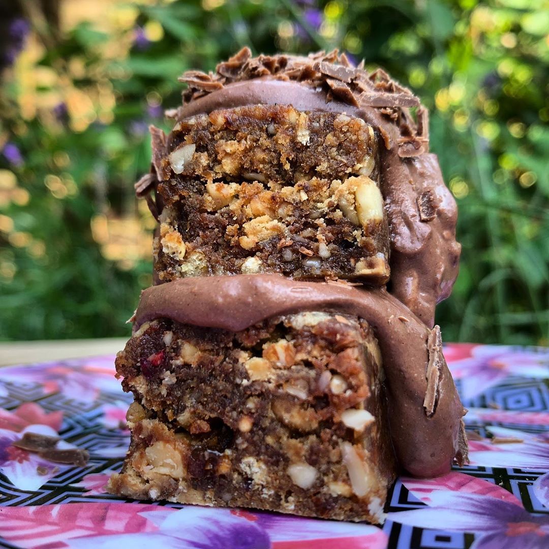 Healthy No-Bake Chocolate Fridge Cake