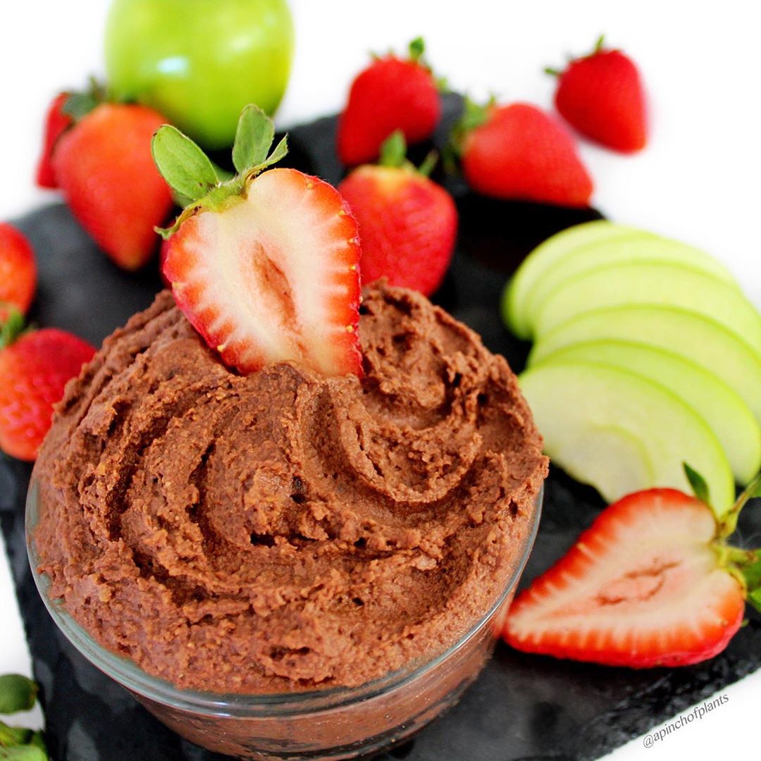 Chocolate Hummus Dip with Chickpeas