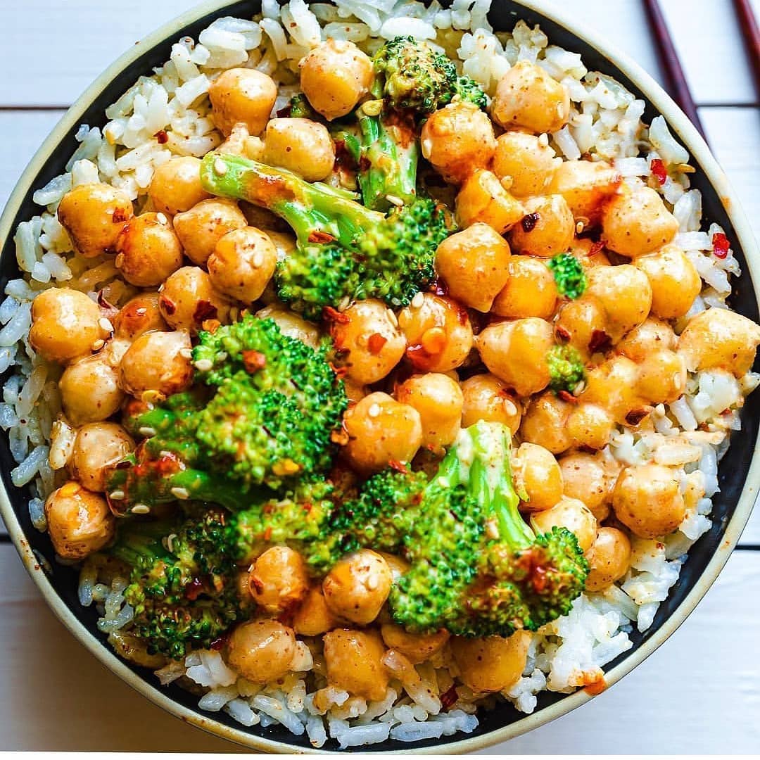 Creamy Asian-Style Chickpeas and Broccoli