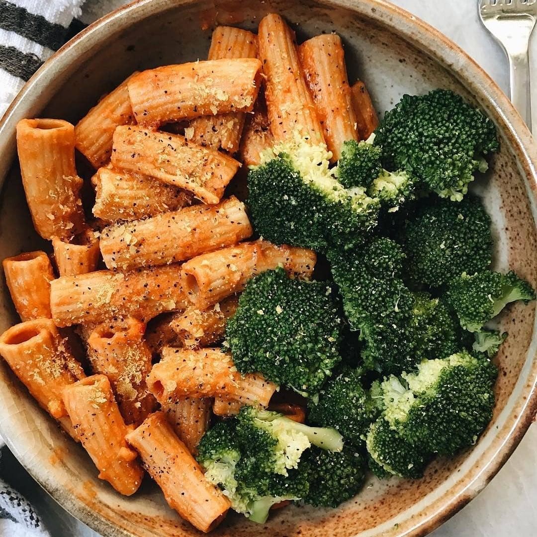 Rigatoni with Vegan Vodka Sauce and Steamed Broccoli