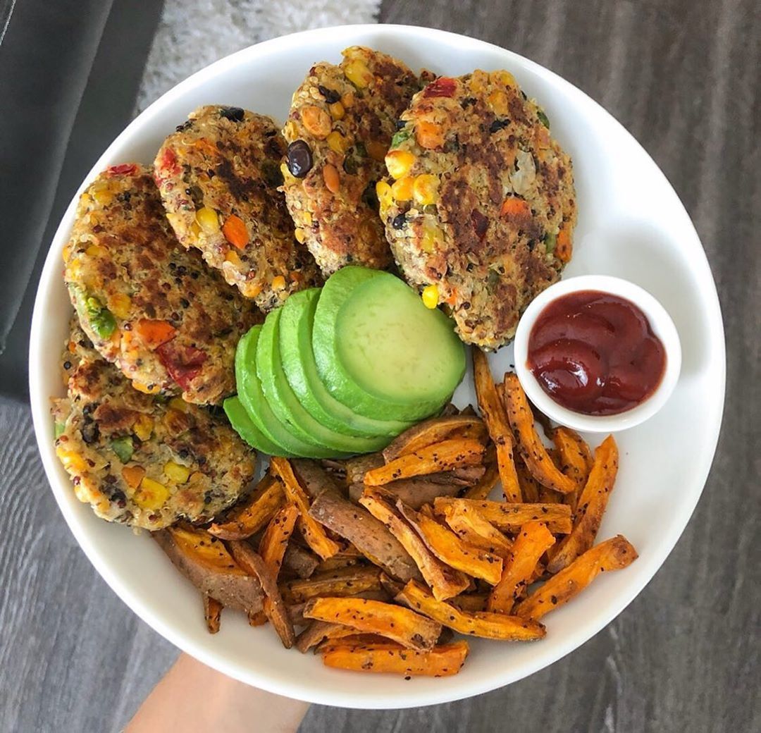 Vegan Chickpea Burger with Quinoa and Vegetables