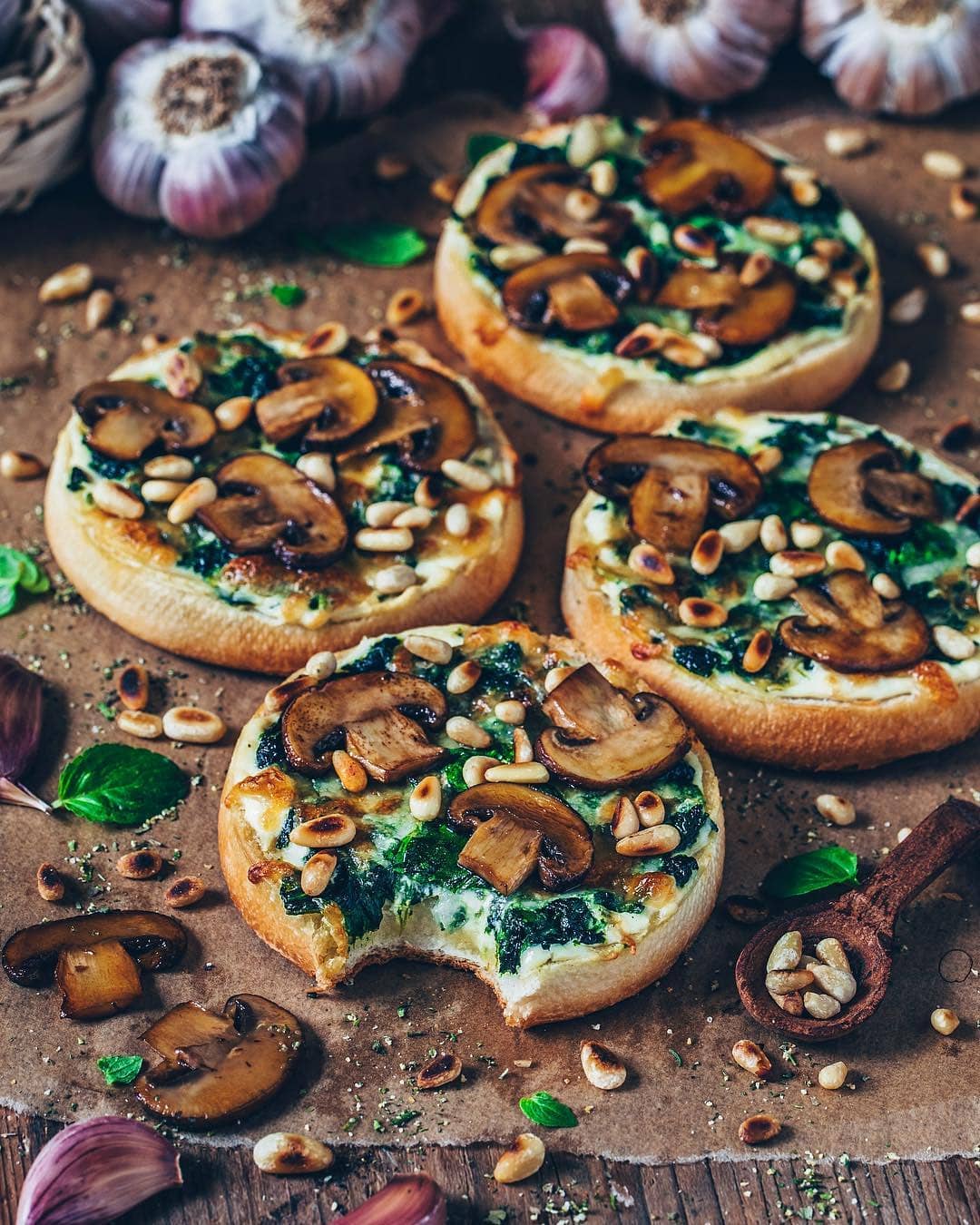 Vegan Garlic Mushroom Spinach Pizza Toasts
