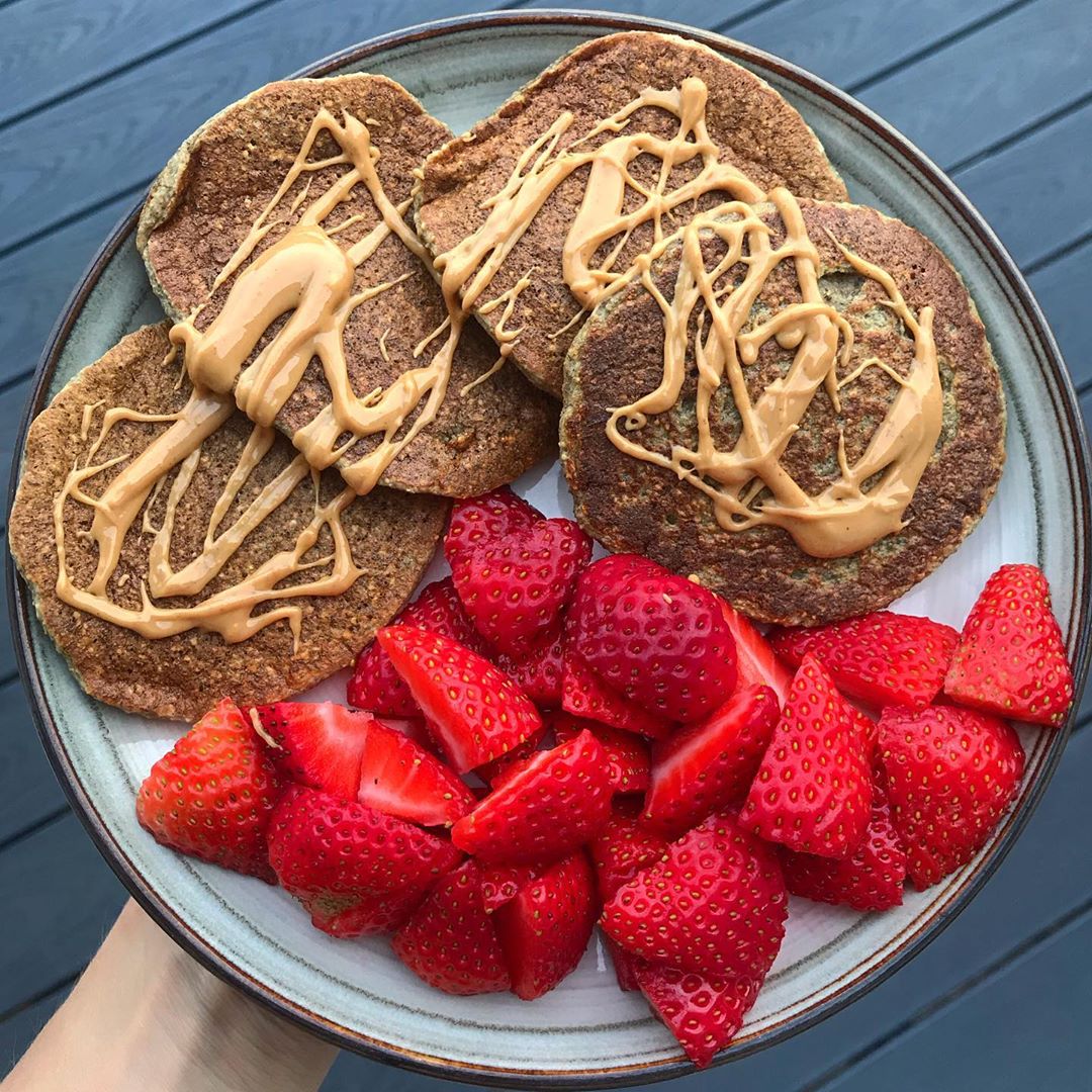 Easy Blender Oat and Banana Pancakes with Chia Seeds