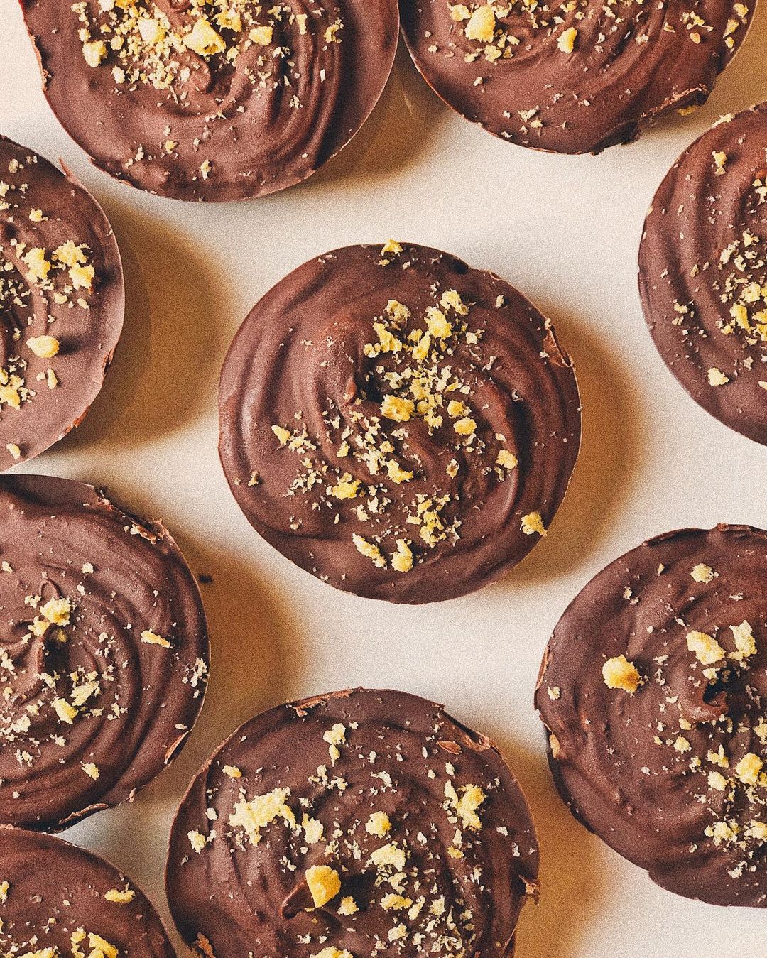 Crunchy Cashew Butter Chocolate Cups