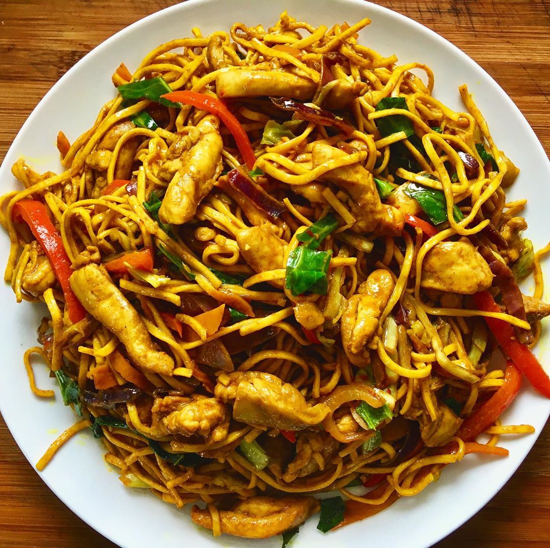 Singapore Style Chicken Chow Mein