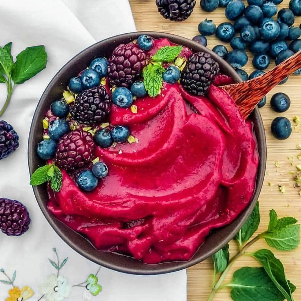 Raspberry Blackberry Smoothie Bowl