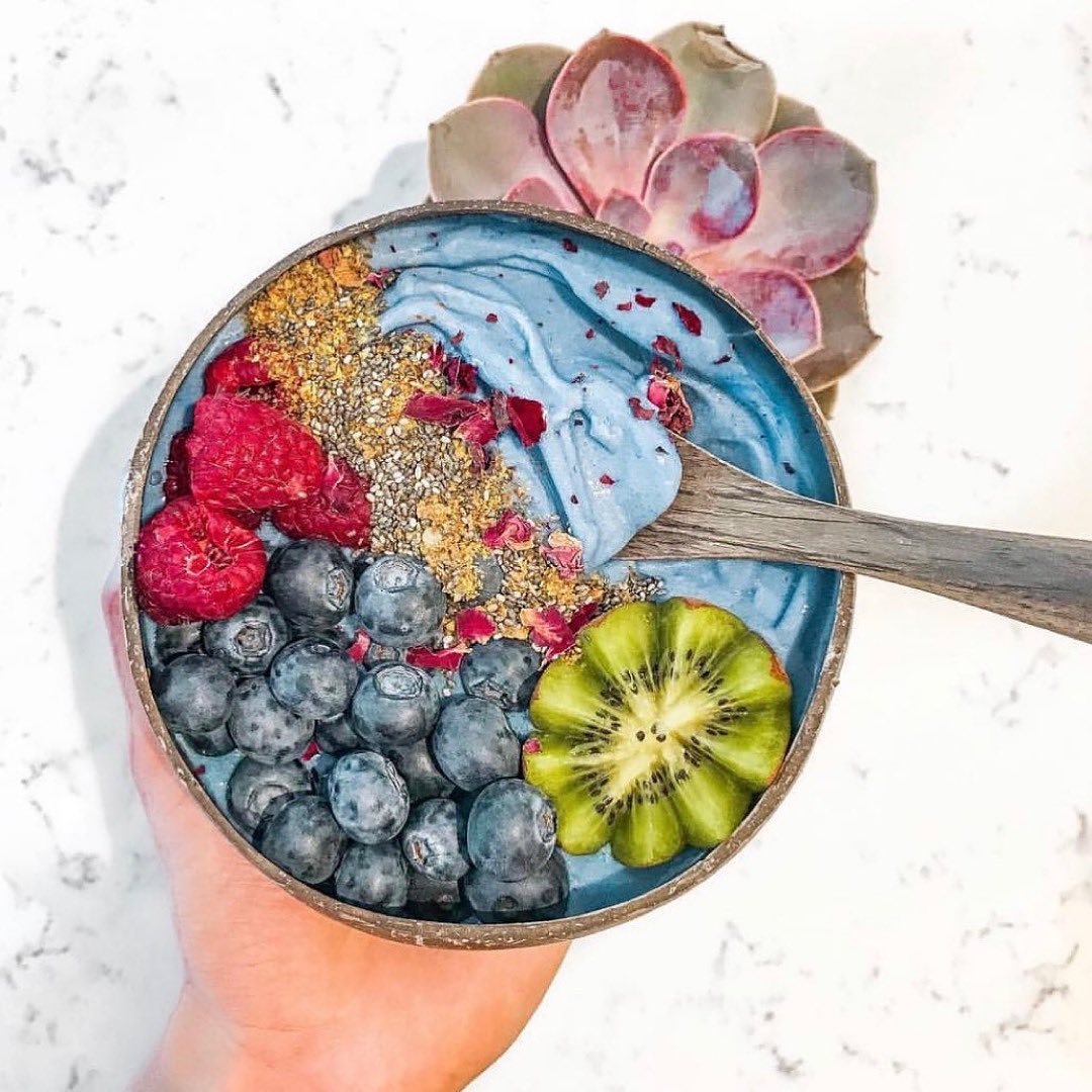 Exotic Fruit and Blue Spirulina Smoothie Bowl