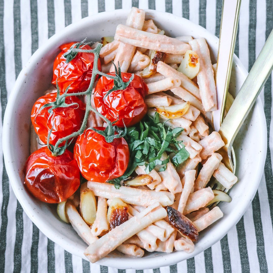 Gluten-Free Pasta with Cashew Garlic Sauce