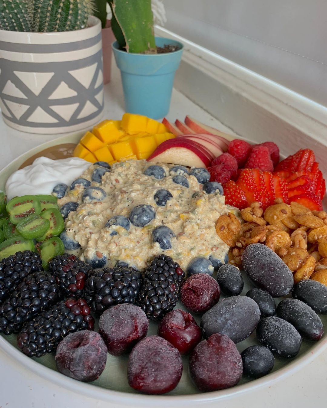 Hella Loaded Tropical Overnight Oats