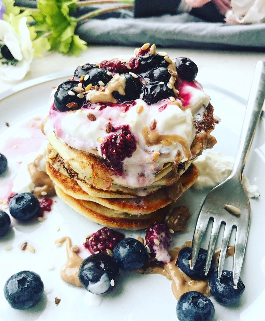 Simple 4-Ingredient Banana Protein Pancakes