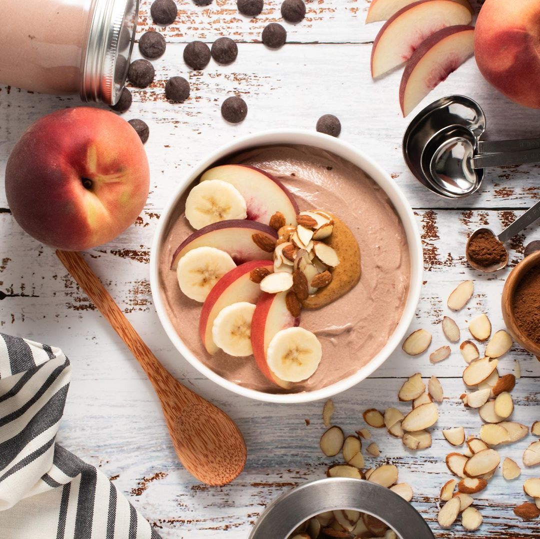 Chocolate Almond Butter Peach Bowl⁠⠀