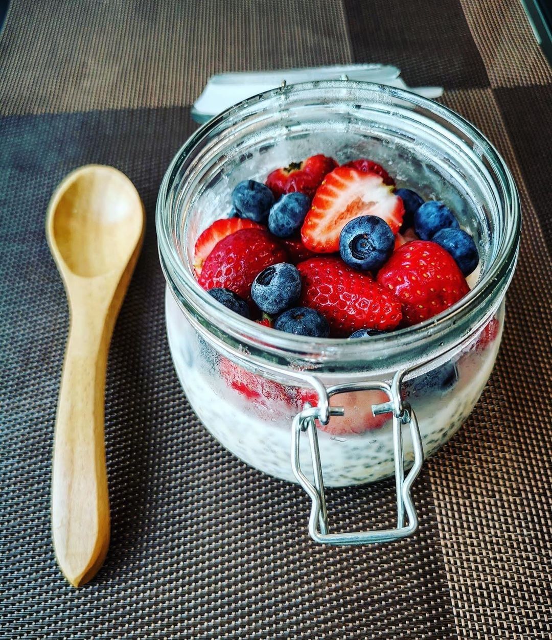 Simple Vegan Overnight Oats for Breakfast