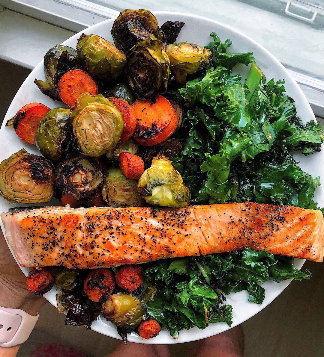Crispy Salmon with Balsamic Roasted Vegetables