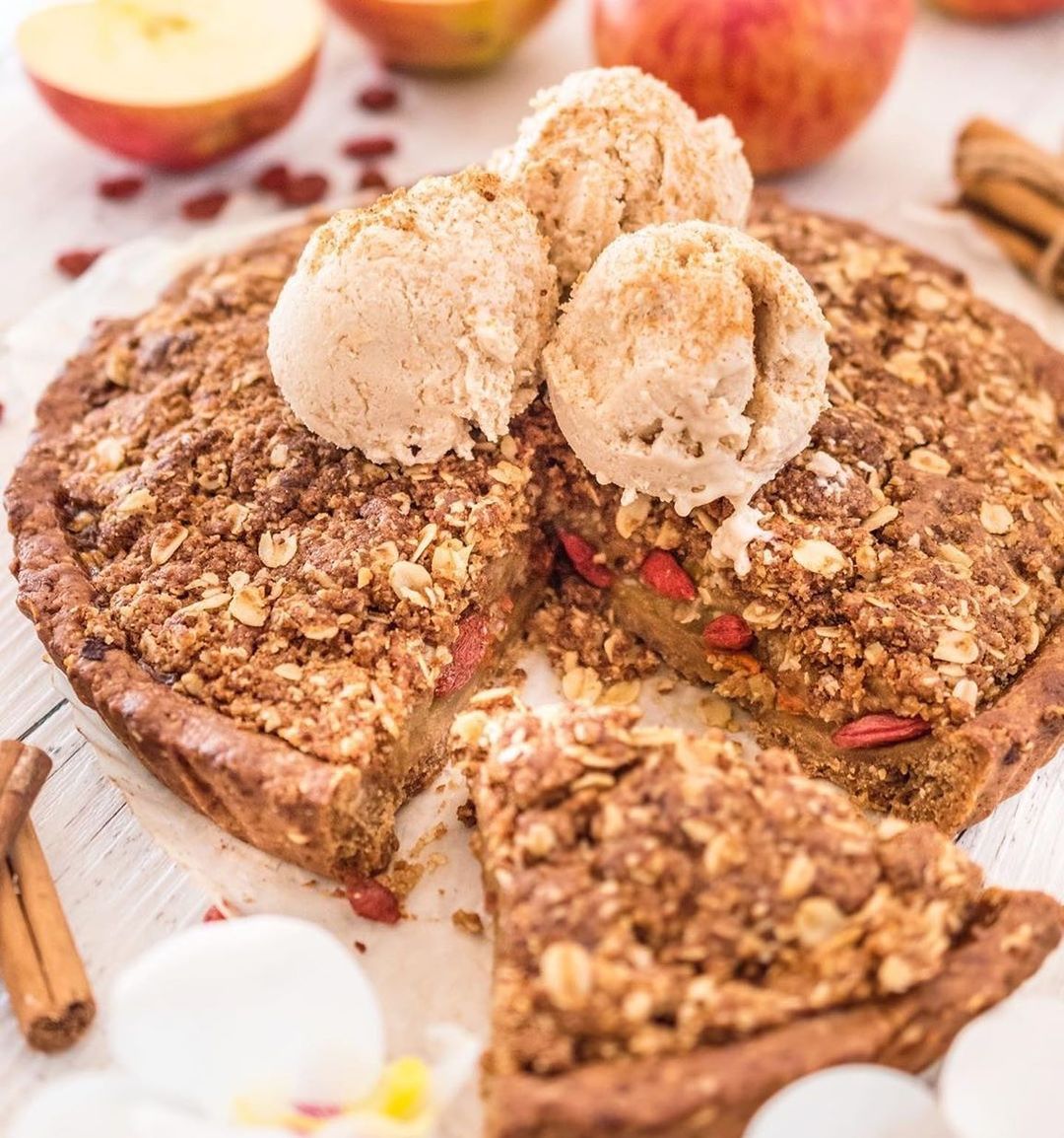 Vegan Apple and Goji Berry Pie