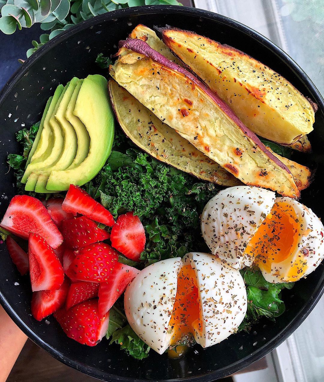 Easy Breakfast Bowl with Eggs and Sweet Potato