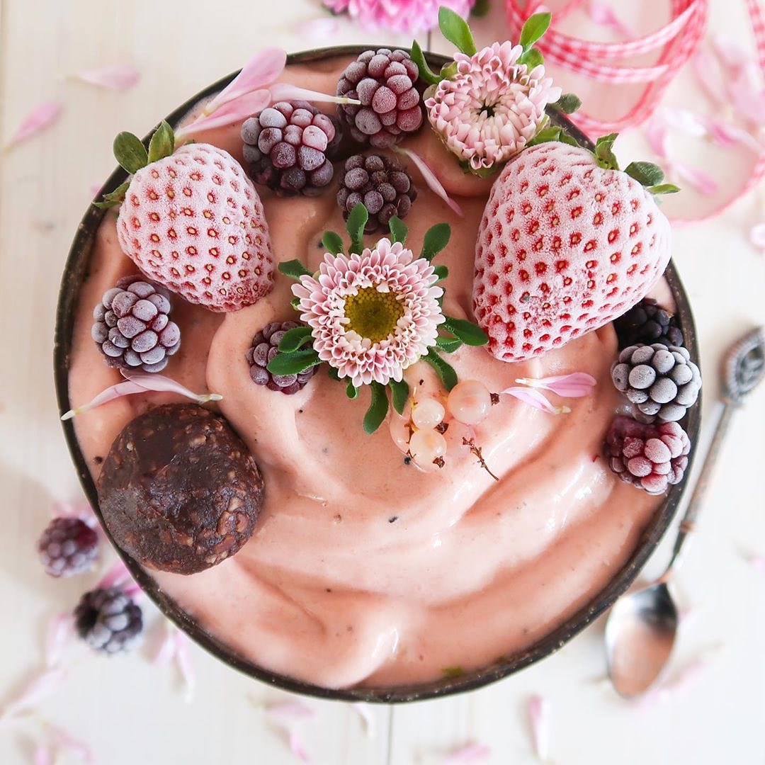 Frozen Banana Mango Pitaya Smoothie