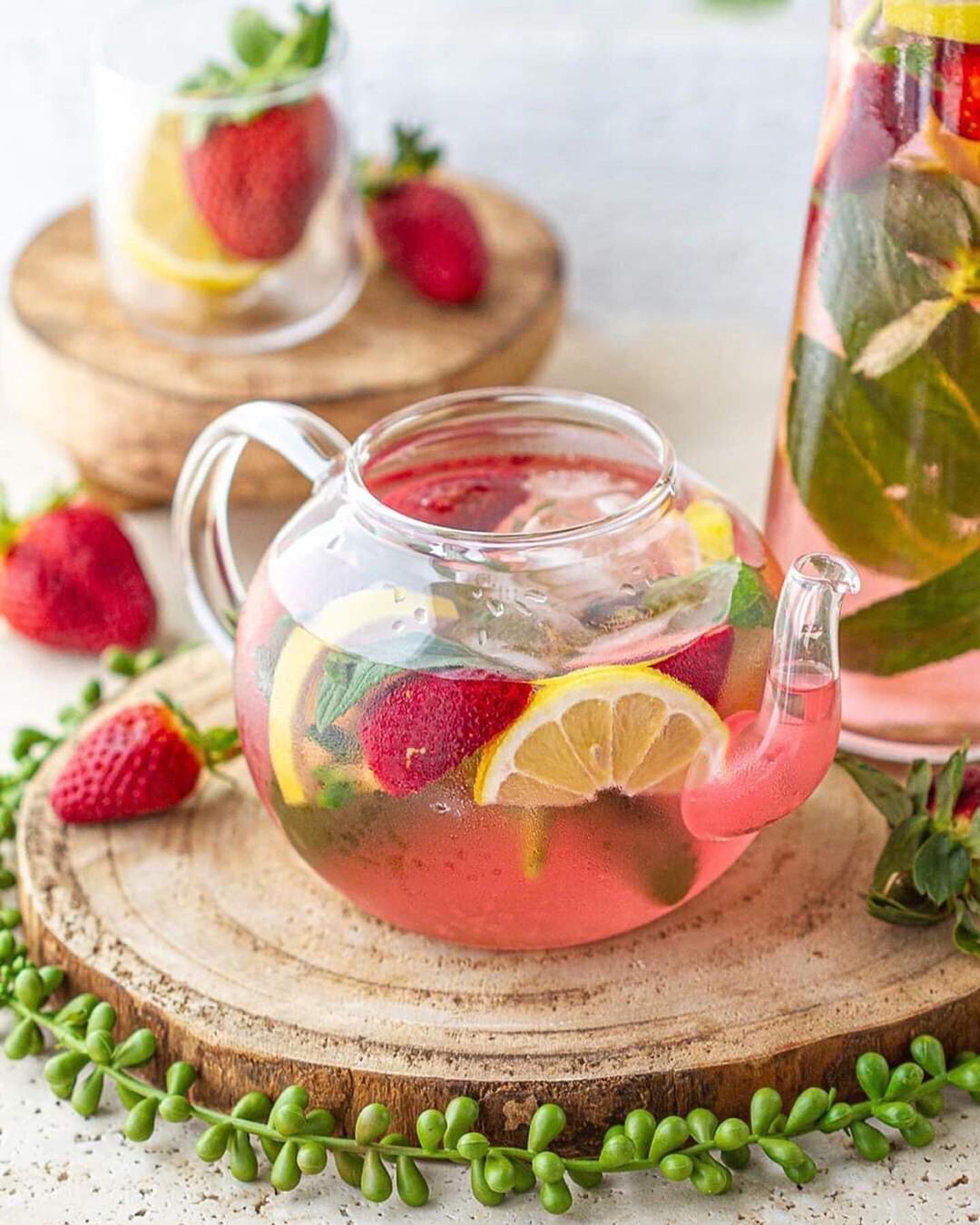 Fruit Infused Antioxidant Detox Water