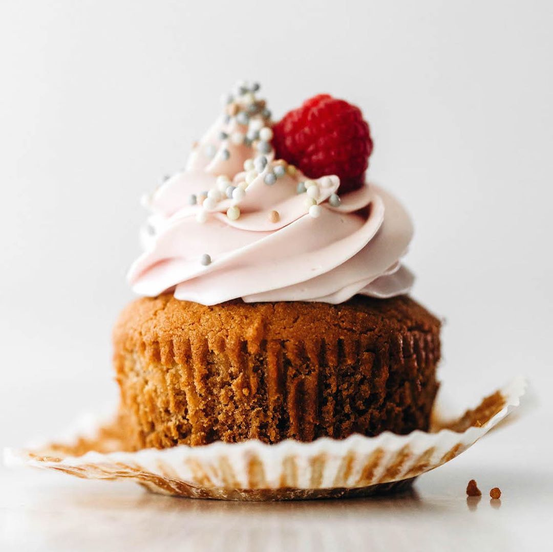 Vegan Paleo Vanilla Cupcake