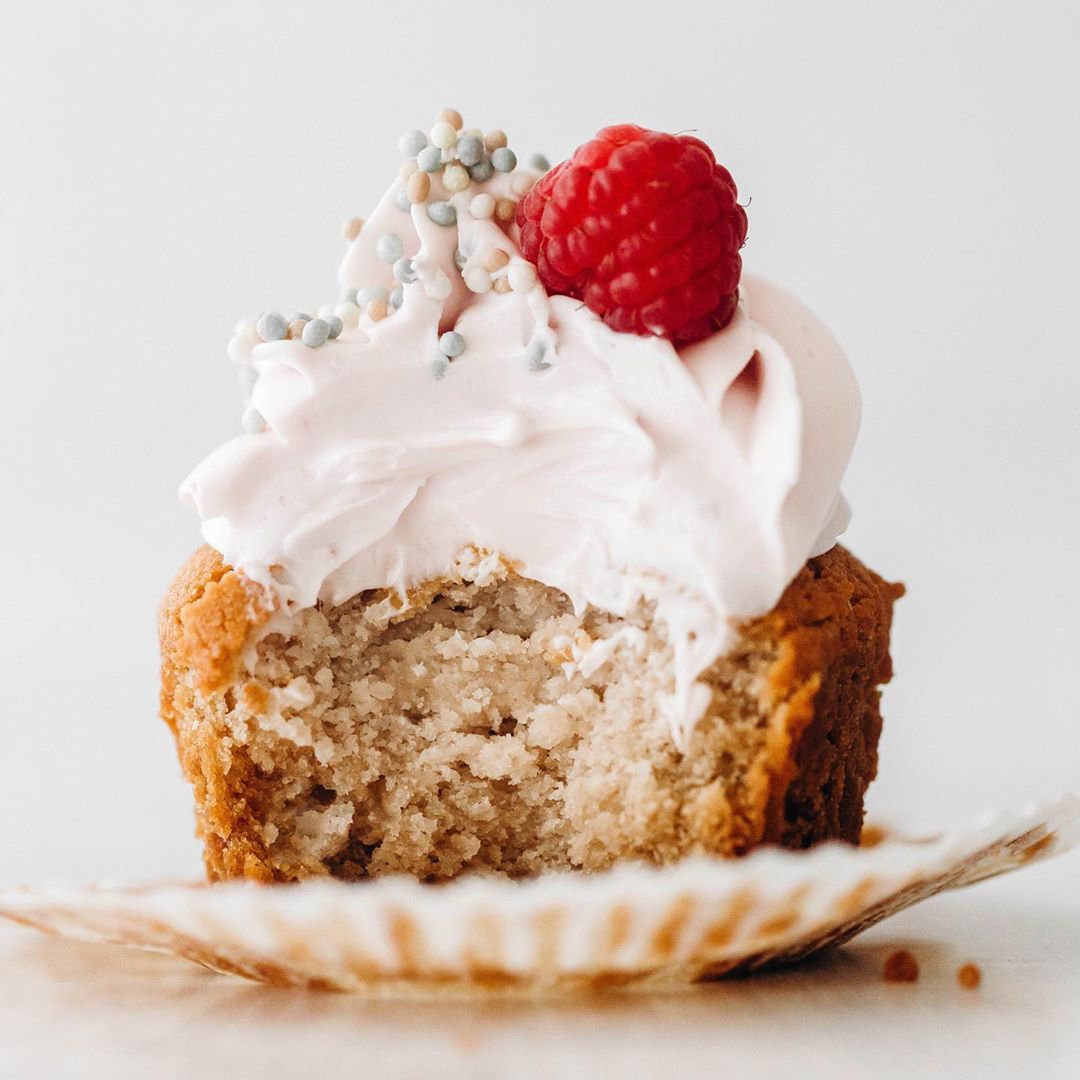 Vegan Paleo Vanilla Cupcake