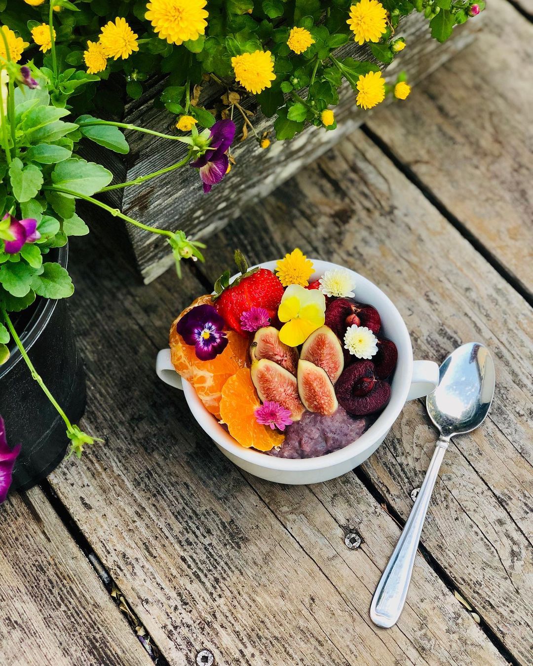 Loaded Oatmeal Breakfast Bowl