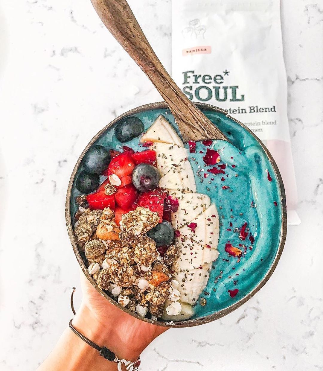 Exotic Fruit Spirulina Smoothie Bowl