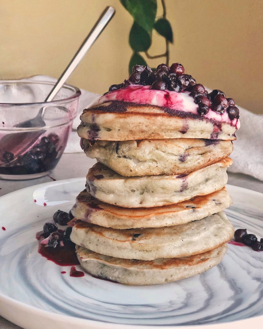 Easy Blueberry Compote with Honey and Cinnamon