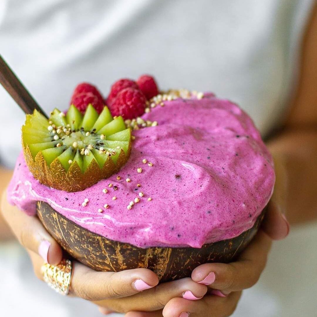 Frozen Banana Pitaya Smoothie Bowl