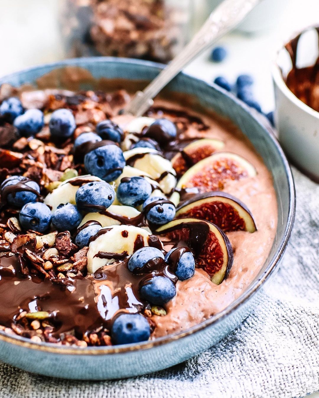 Chocolate and Cardamom Overnight Porridge